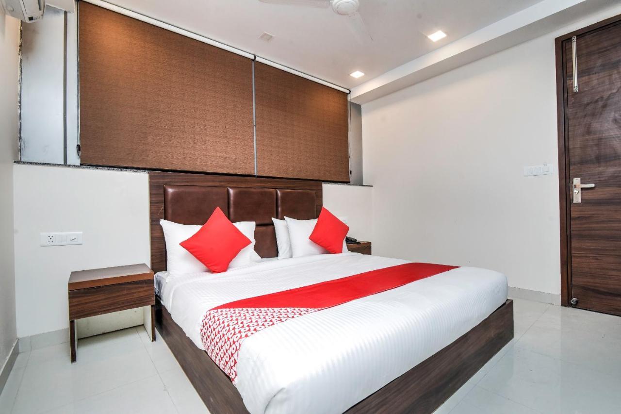 Oyo 23191 Flagship Hotel Raj Madan Ameerpet Хидерабад Екстериор снимка
