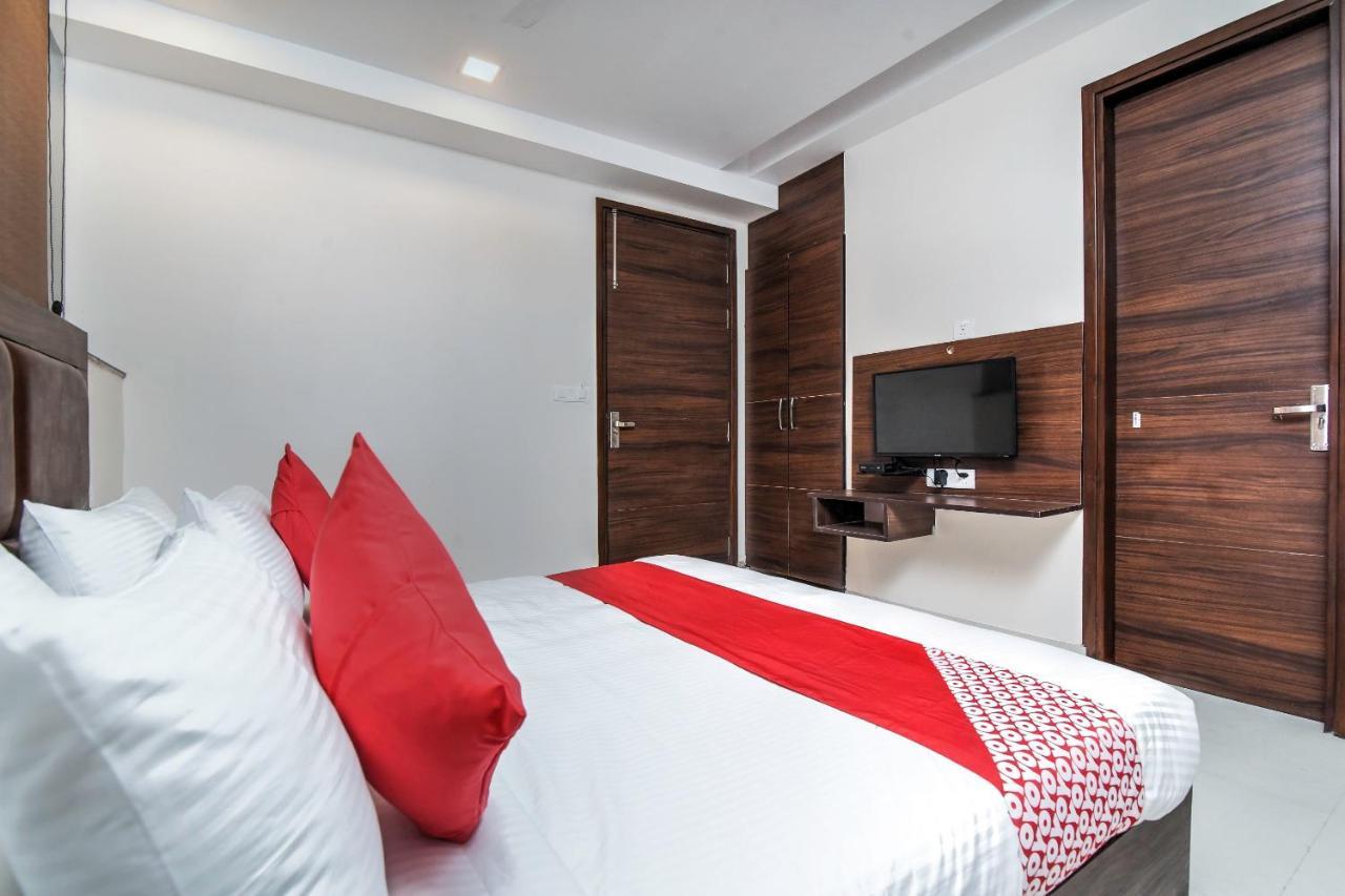 Oyo 23191 Flagship Hotel Raj Madan Ameerpet Хидерабад Екстериор снимка