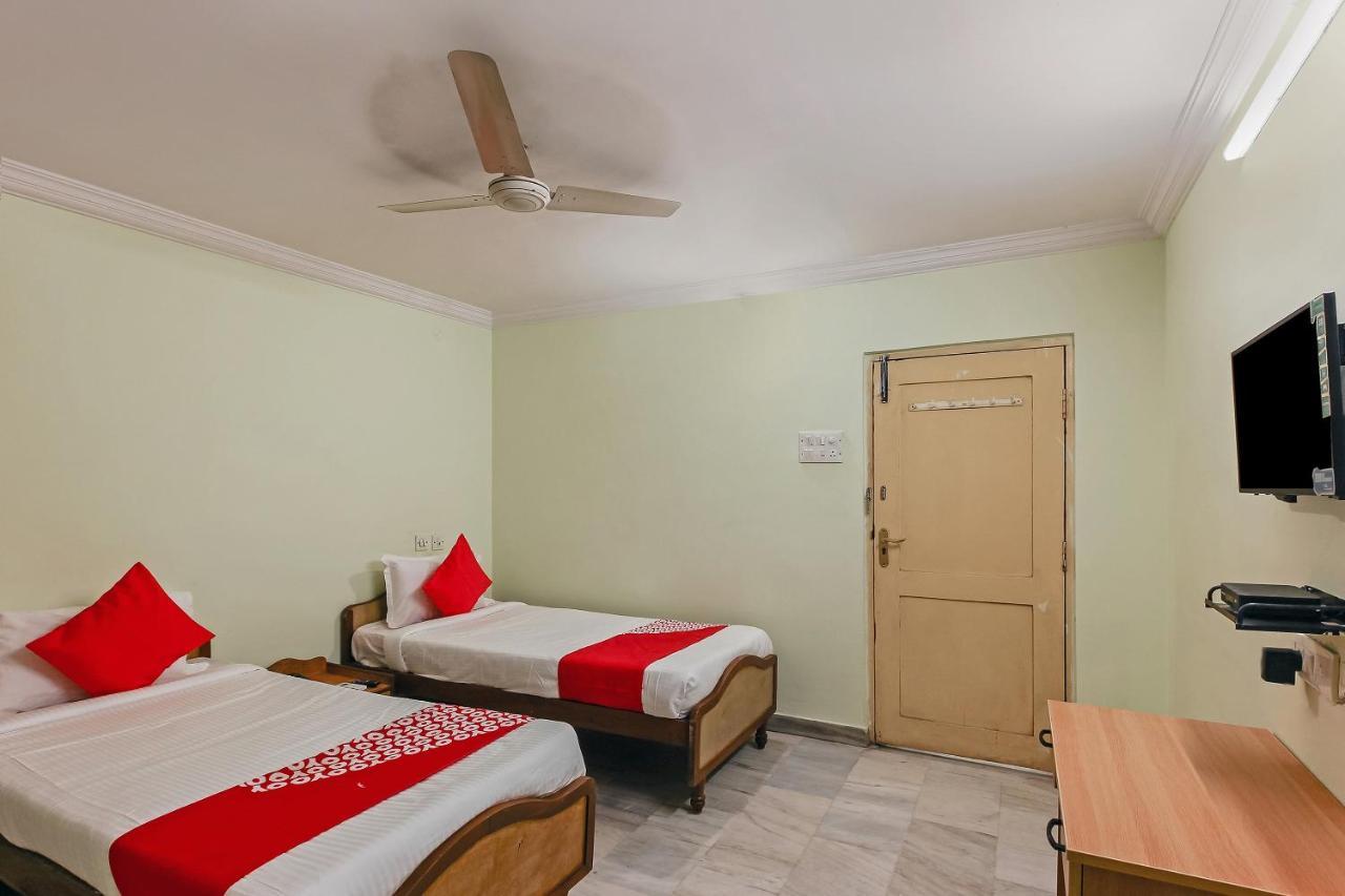 Oyo 23191 Flagship Hotel Raj Madan Ameerpet Хидерабад Екстериор снимка