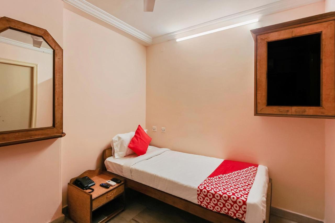 Oyo 23191 Flagship Hotel Raj Madan Ameerpet Хидерабад Екстериор снимка