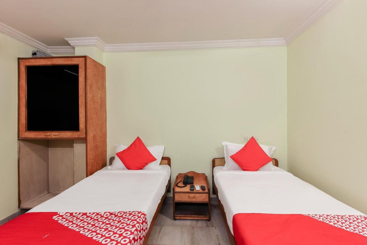 Oyo 23191 Flagship Hotel Raj Madan Ameerpet Хидерабад Екстериор снимка