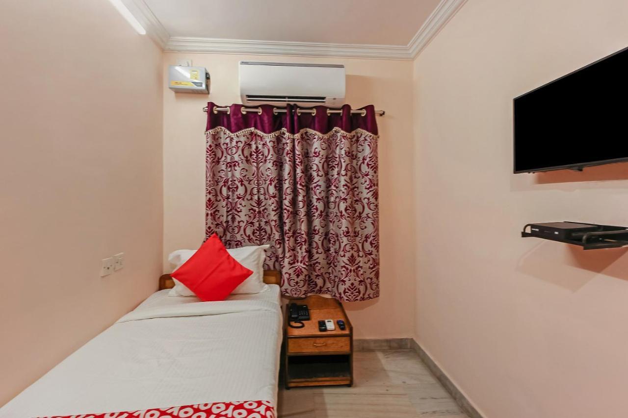 Oyo 23191 Flagship Hotel Raj Madan Ameerpet Хидерабад Екстериор снимка