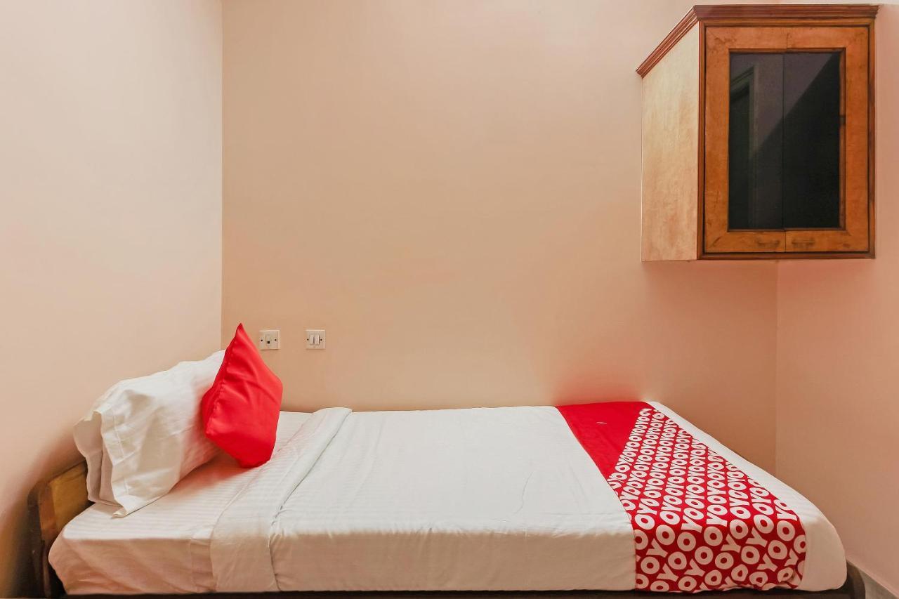 Oyo 23191 Flagship Hotel Raj Madan Ameerpet Хидерабад Екстериор снимка