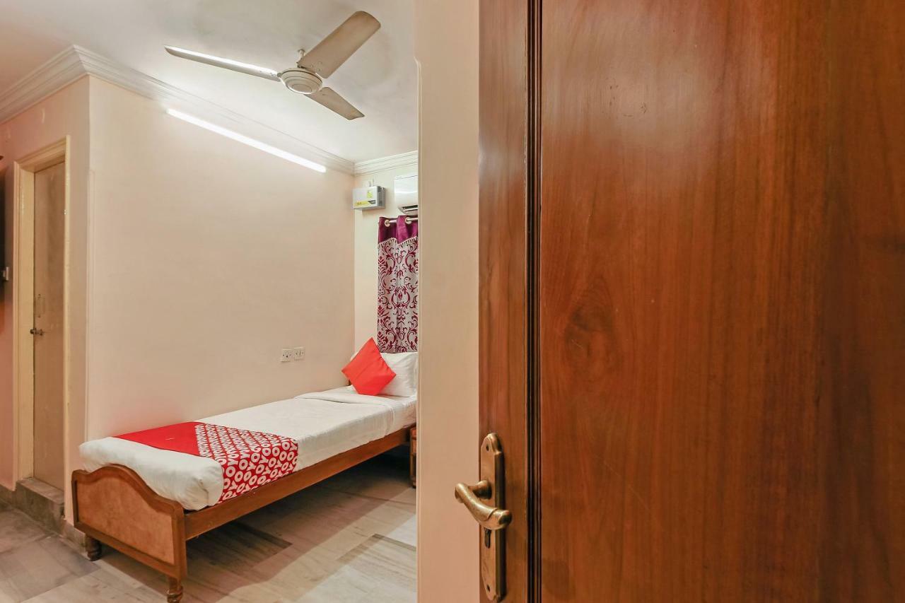Oyo 23191 Flagship Hotel Raj Madan Ameerpet Хидерабад Екстериор снимка