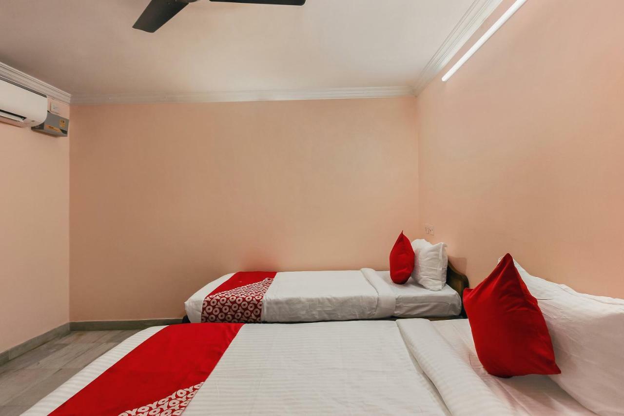 Oyo 23191 Flagship Hotel Raj Madan Ameerpet Хидерабад Екстериор снимка