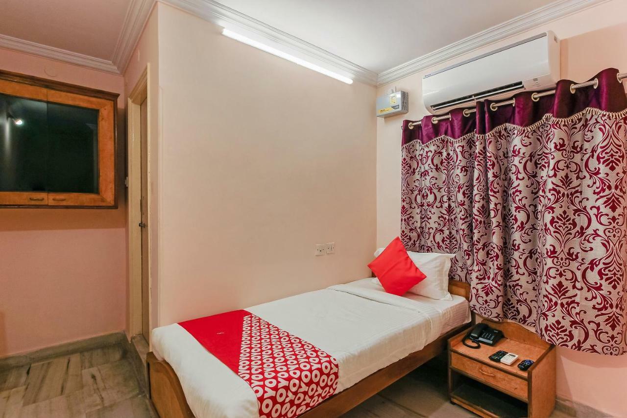 Oyo 23191 Flagship Hotel Raj Madan Ameerpet Хидерабад Екстериор снимка